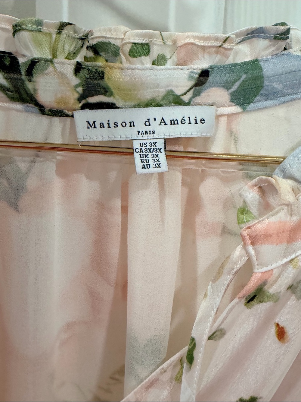 Floral Pleated V-Neck Blouse in Soft Peach and Green - Picture 4 of 6